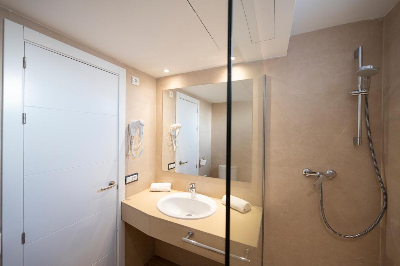 Apartamentos Blanco Sol Cala Vadella  Esterno foto