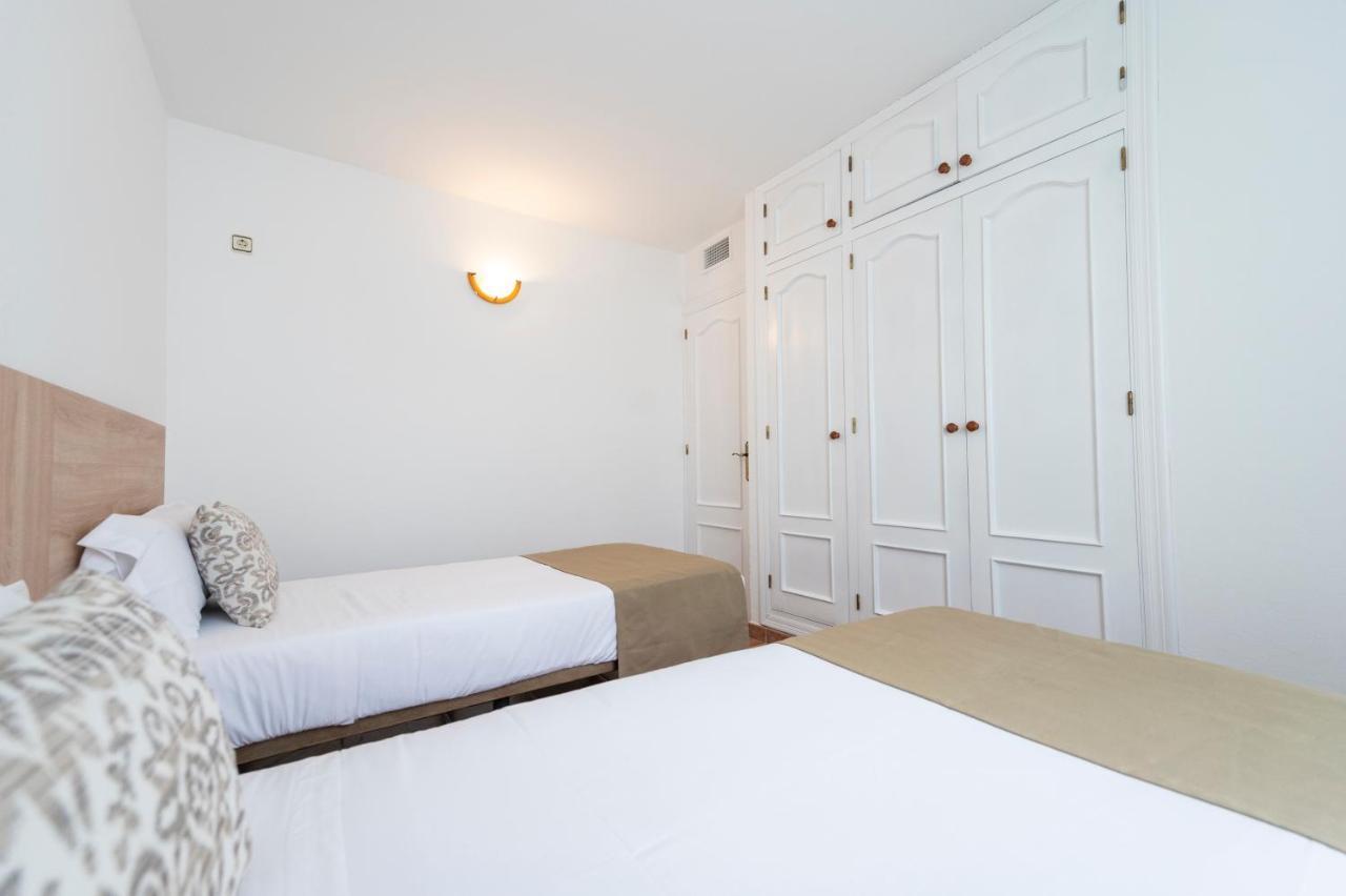Apartamentos Blanco Sol Cala Vadella  Esterno foto